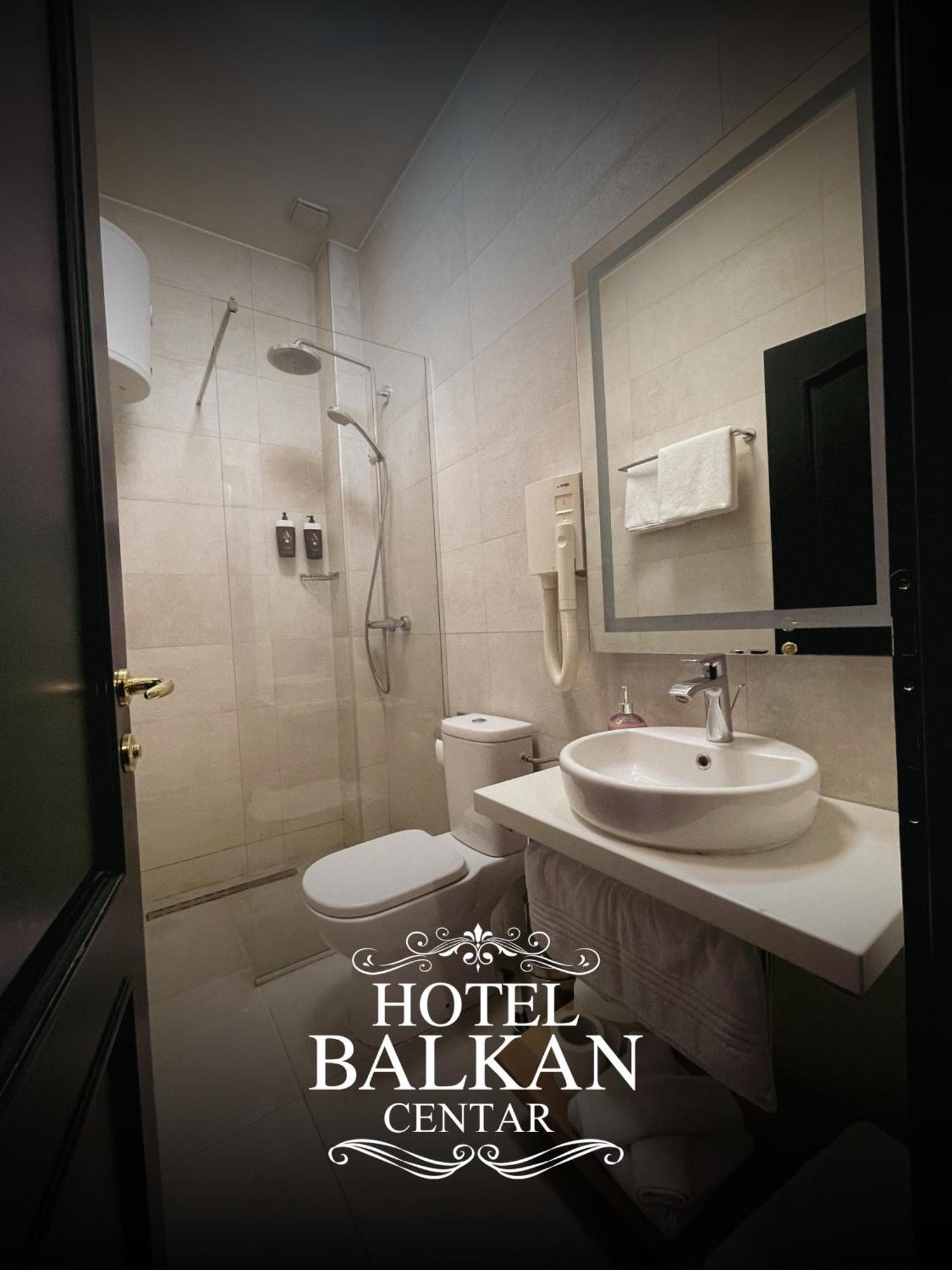 Hotel Balkan Centar Bijeljina Esterno foto